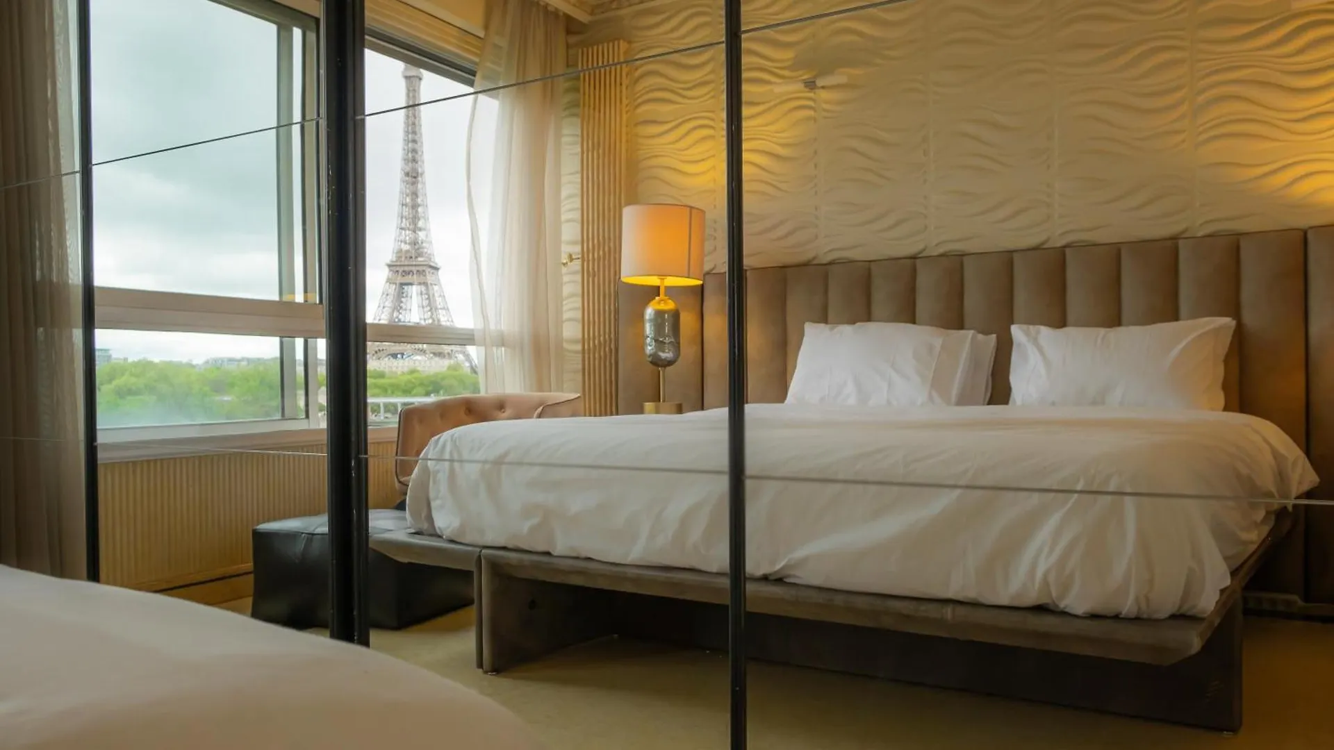 Guest house Les Amoureux De La Tour Eiffel Paris