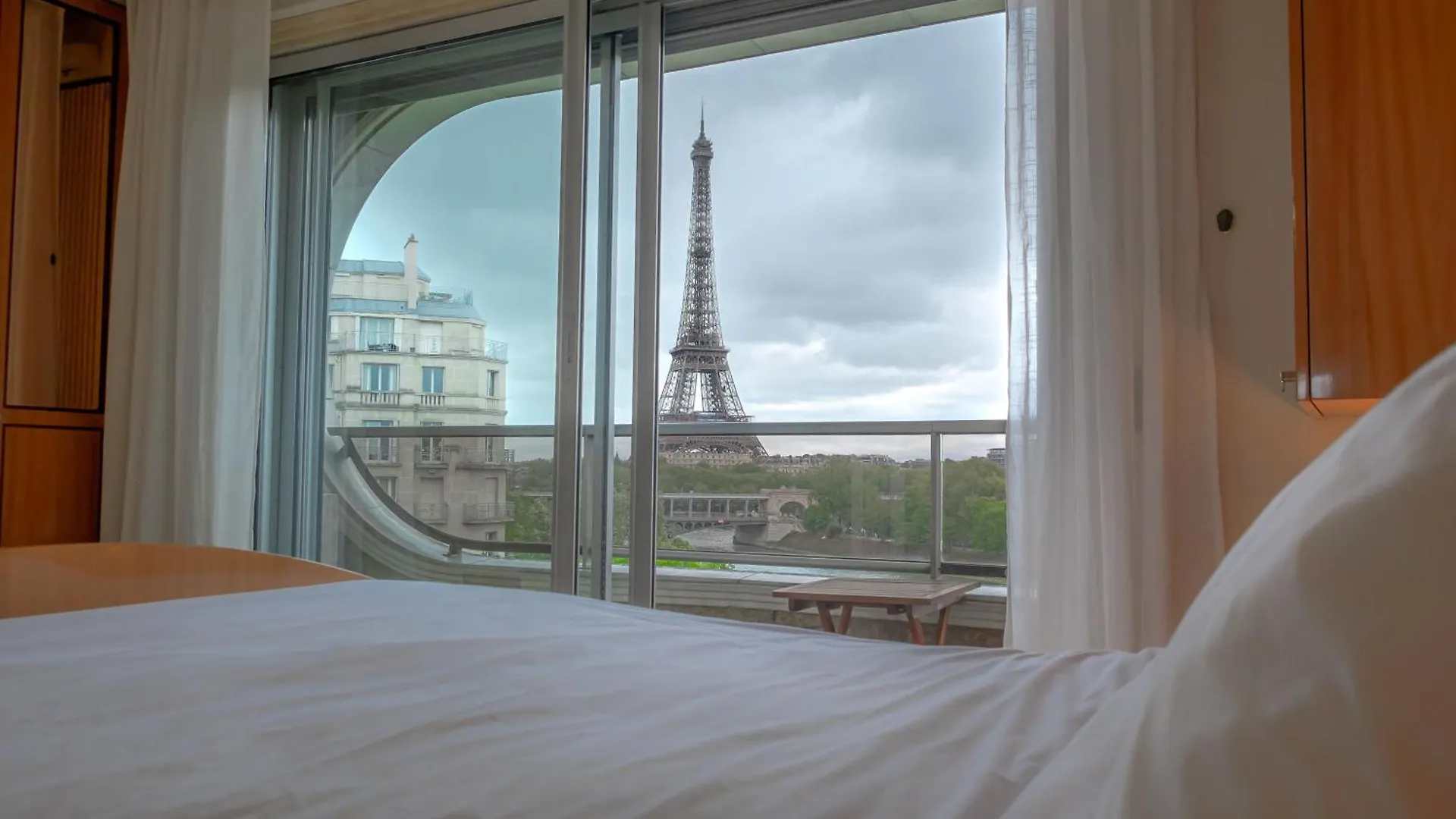 Les Amoureux De La Tour Eiffel Guest house