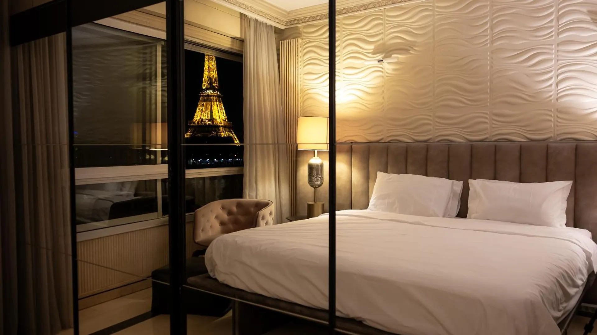 Guest house Les Amoureux De La Tour Eiffel Paris